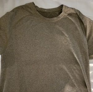 Lululemon Metal Vent Tech Shirt - Medium